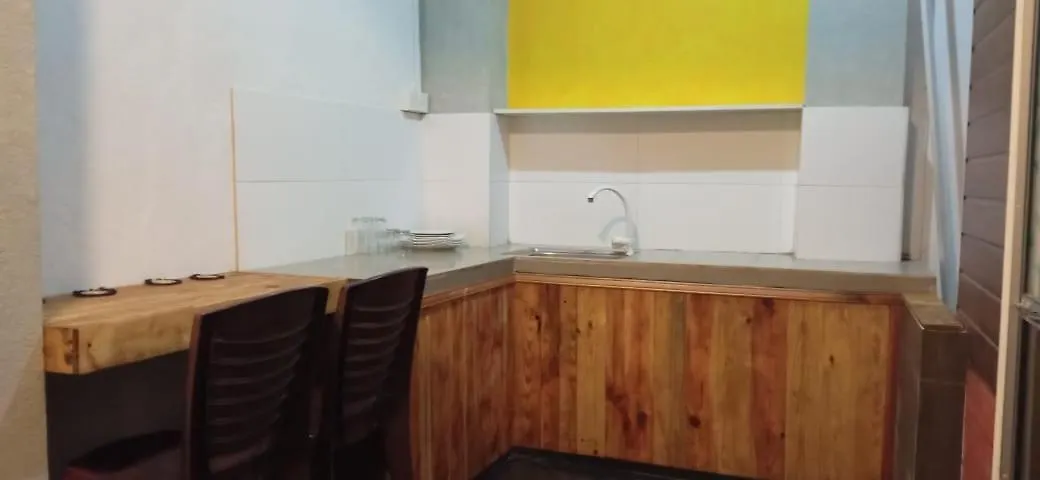 Yak City Apartments 康提