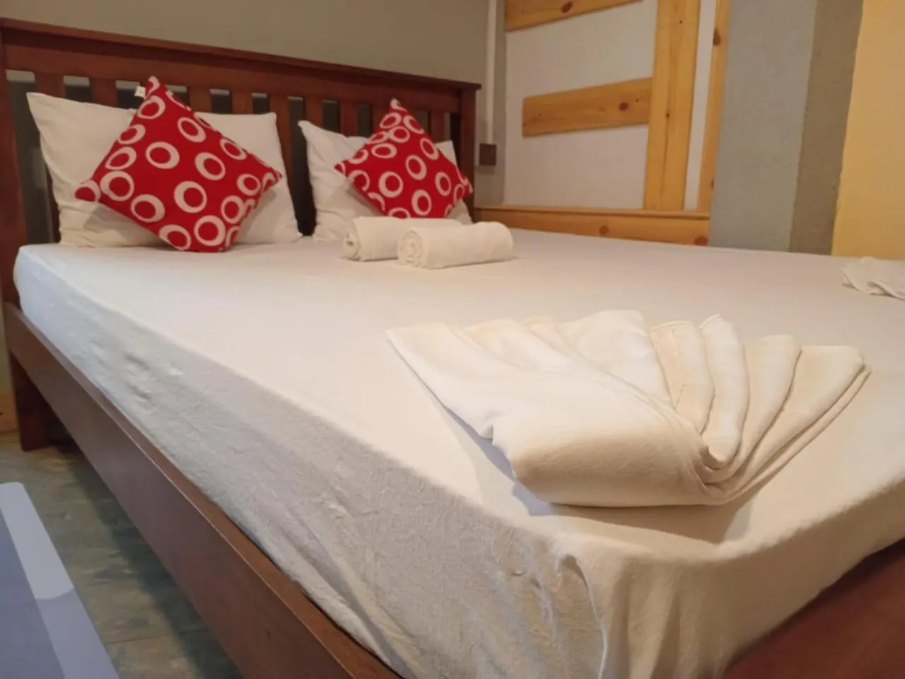 Yak City Apartments 康提